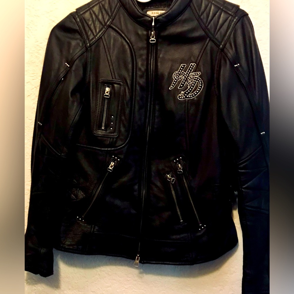 Women’s HARLEY DAVIDSON, Leather Riding Jacket/Coat. NWOT, Size Small. It’s Nice